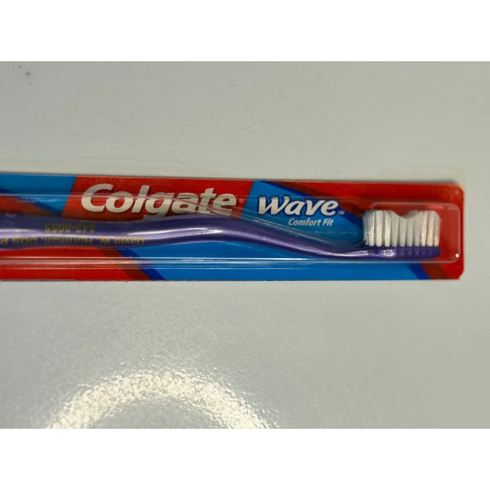 Colgate Wave Toothbrush Purple Comfort Fit Soft Compact‎ New Old Stock Sealed